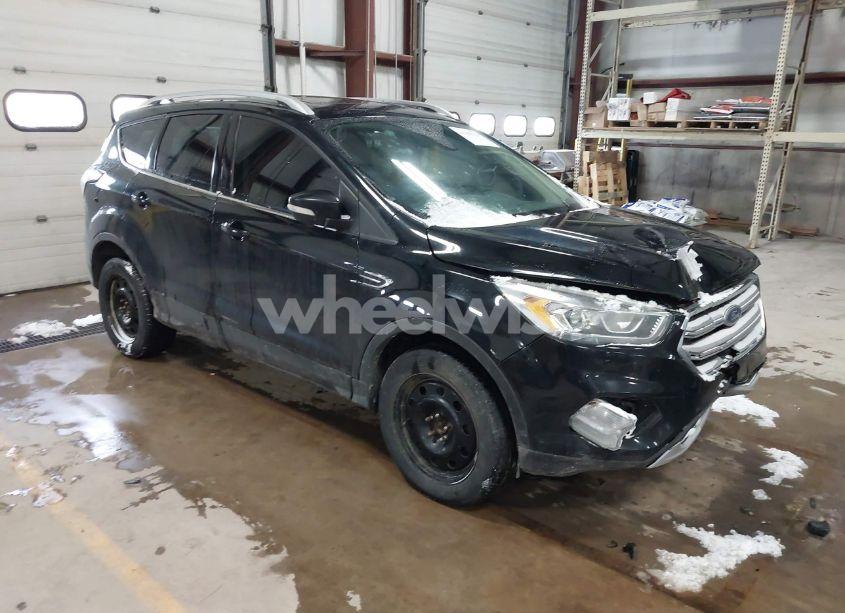 2017 Ford Escape TITANIUM (VIN 1FMCU9J9XHUE80924) main photo