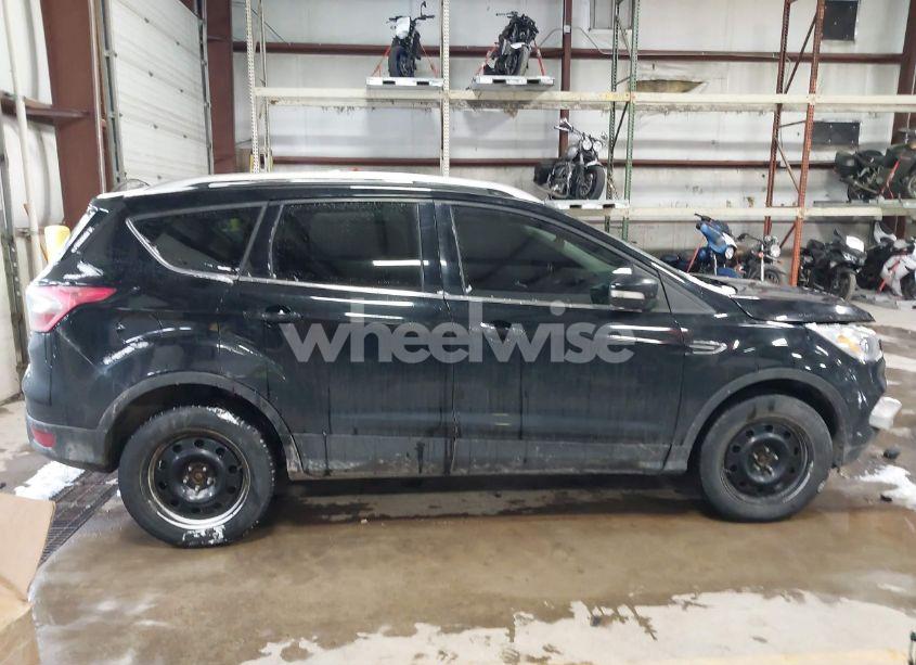 Photo 13 of 2017 Ford Escape TITANIUM (VIN 1FMCU9J9XHUE80924)