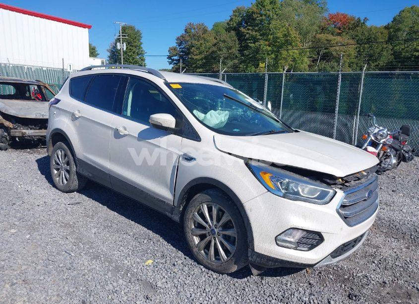 2017 Ford Escape TITANIUM (VIN 1FMCU9J9XHUE90305) main photo