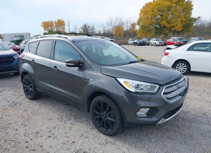 2019 Ford Escape TITANIUM (VIN 1FMCU9J9XKUA69031) main photo