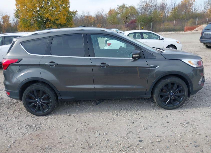 Photo 14 of 2019 Ford Escape TITANIUM (VIN 1FMCU9J9XKUA69031)