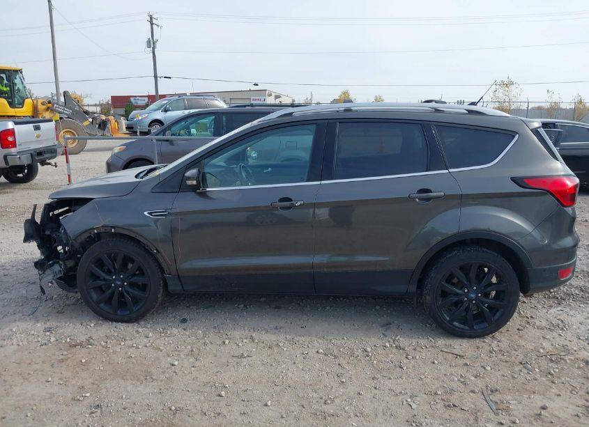 Photo 15 of 2019 Ford Escape TITANIUM (VIN 1FMCU9J9XKUA69031)