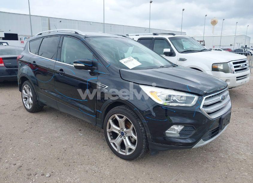 2019 Ford Escape TITANIUM (VIN 1FMCU9J9XKUB41992) main photo