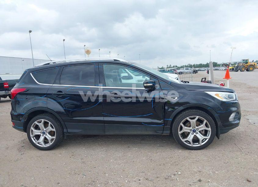 Photo 13 of 2019 Ford Escape TITANIUM (VIN 1FMCU9J9XKUB41992)
