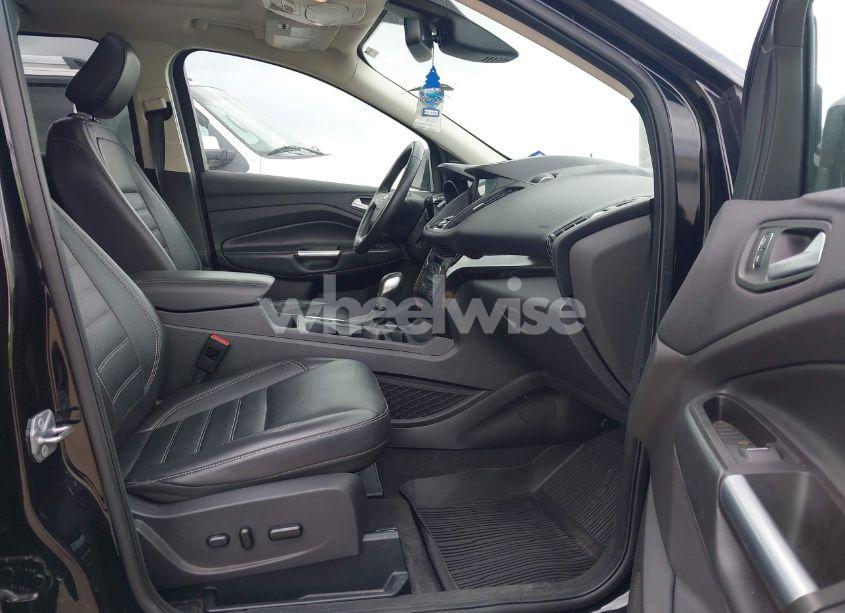 Photo 5 of 2019 Ford Escape TITANIUM (VIN 1FMCU9J9XKUB41992)