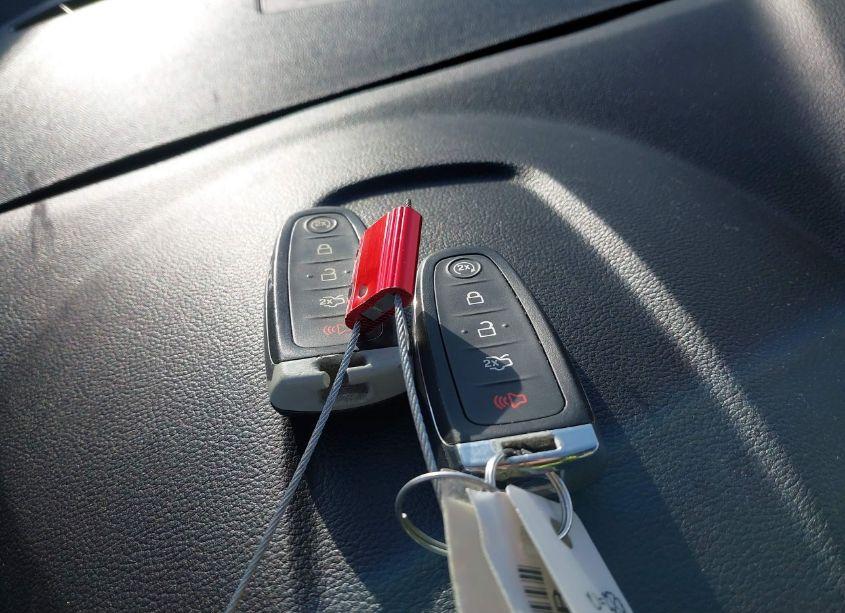 Photo 11 of 2019 Ford Escape TITANIUM (VIN 1FMCU9J9XKUB58825)