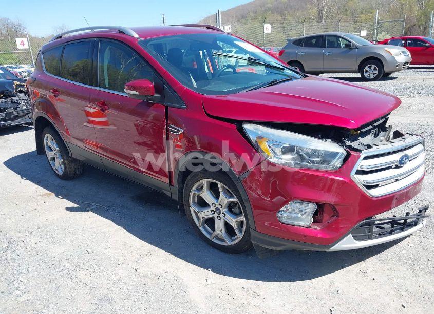 2019 Ford Escape TITANIUM (VIN 1FMCU9J9XKUC23513) main photo