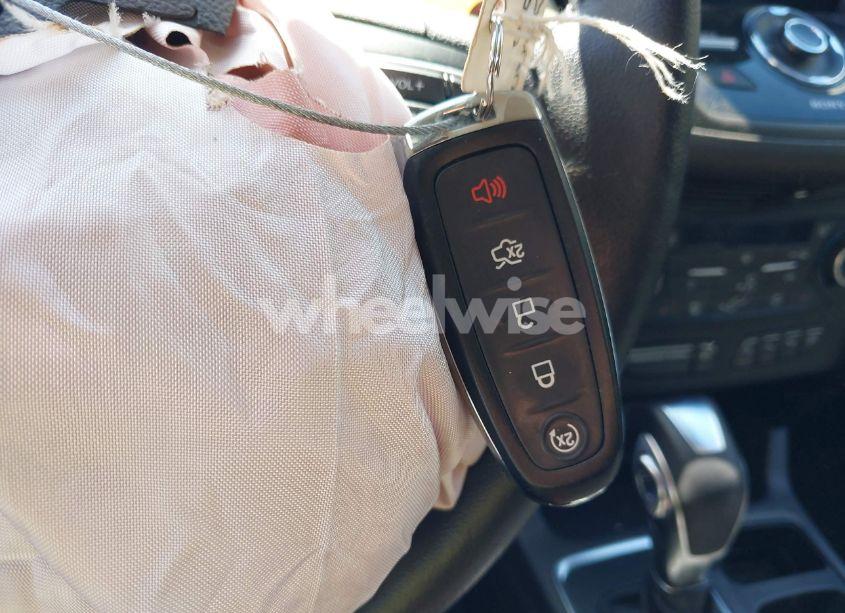 Photo 11 of 2019 Ford Escape TITANIUM (VIN 1FMCU9J9XKUC23513)