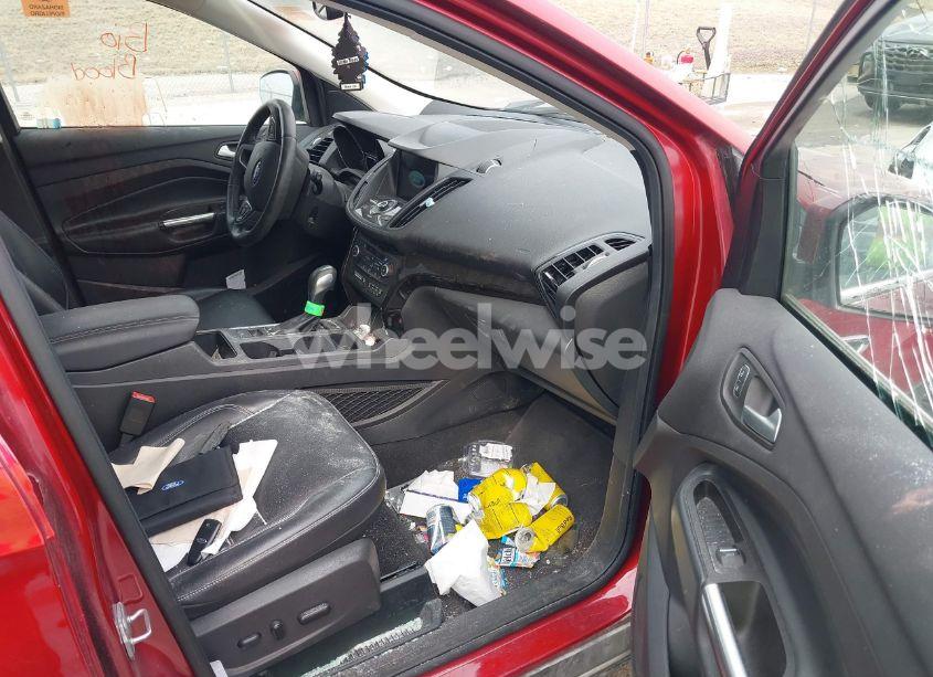 Photo 5 of 2019 Ford Escape TITANIUM (VIN 1FMCU9J9XKUC37122)