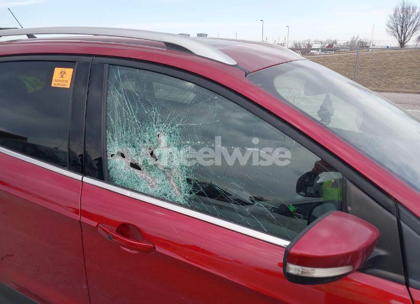 Photo 6 of 2019 Ford Escape TITANIUM (VIN 1FMCU9J9XKUC37122)