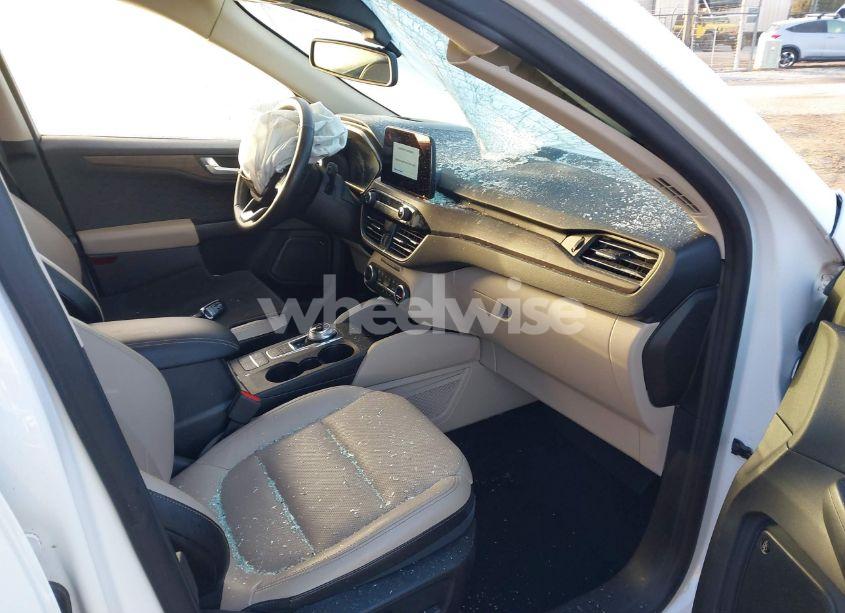 Photo 5 of 2020 Ford Escape TITANIUM (VIN 1FMCU9J9XLUA05881)