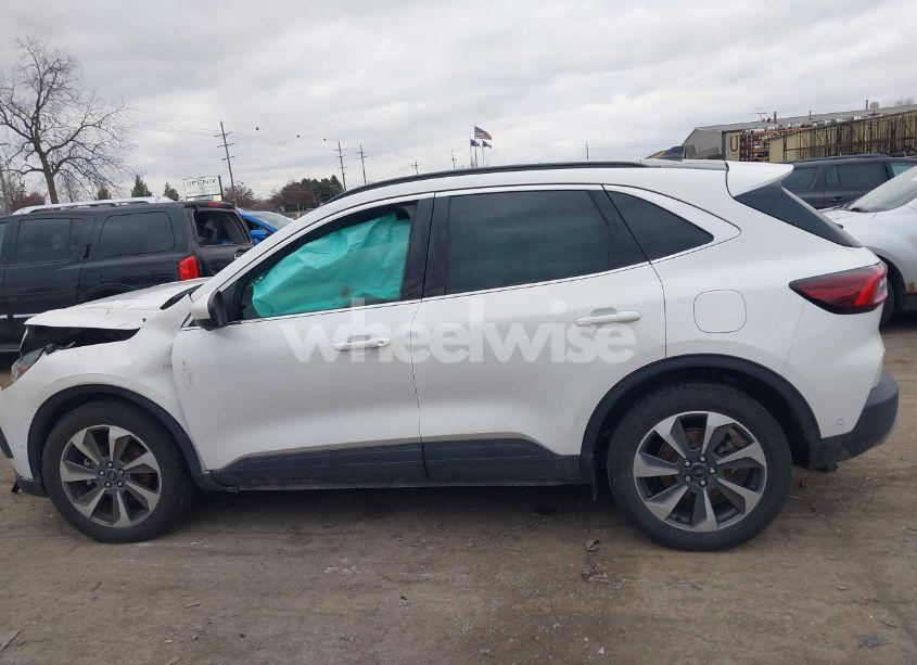 Photo 13 of 2024 Ford Escape PLATINUM (VIN 1FMCU9JA2RUA09782)