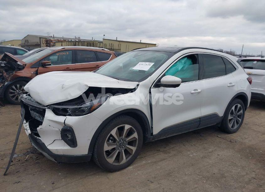 Photo 2 of 2024 Ford Escape PLATINUM (VIN 1FMCU9JA2RUA09782)
