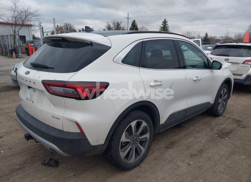 Photo 4 of 2024 Ford Escape PLATINUM (VIN 1FMCU9JA2RUA09782)