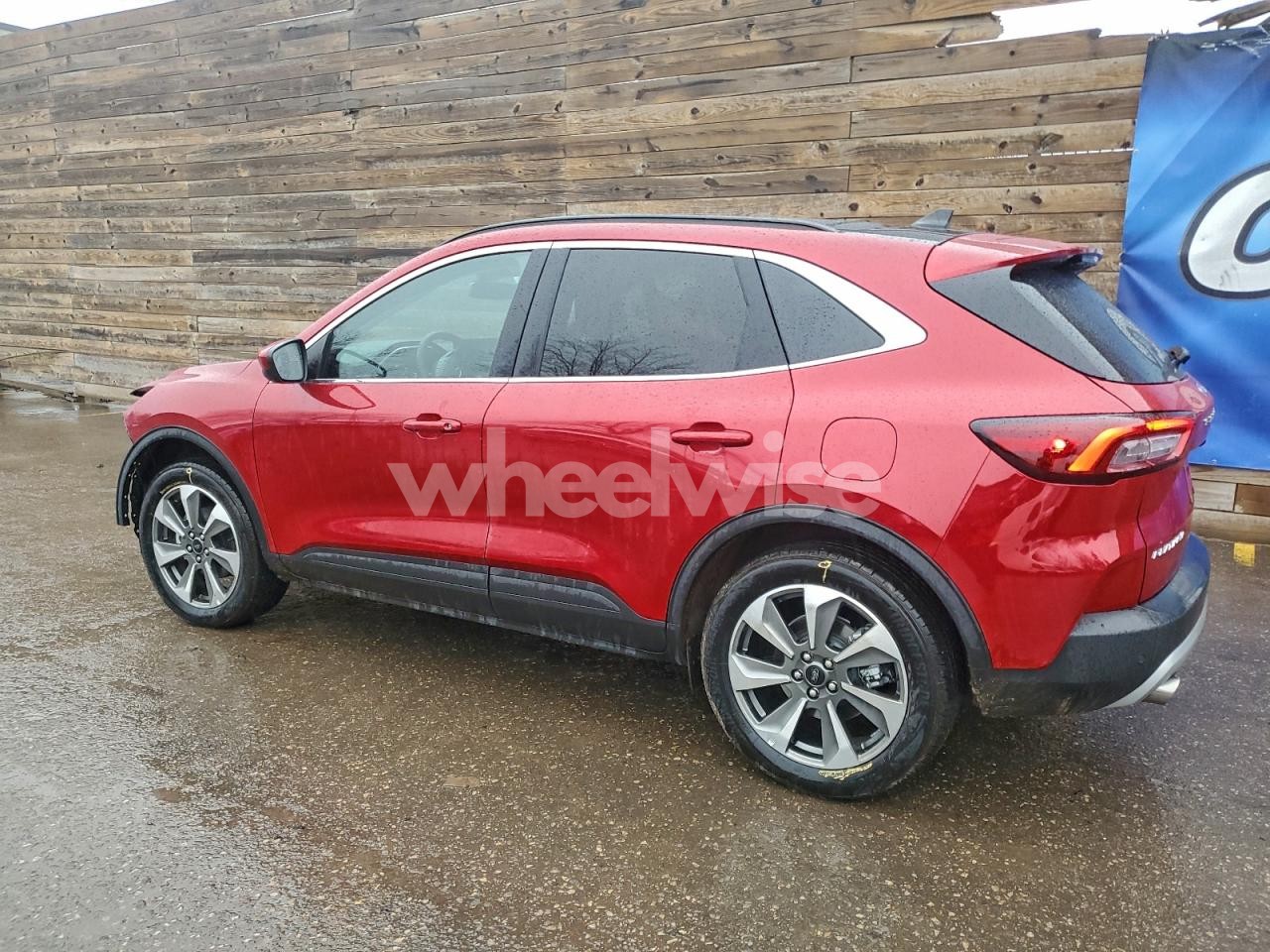 Photo 2 of 2025 FORD ESCAPE PLATINUM N/A (VIN 1FMCU9JA2SUB45612)