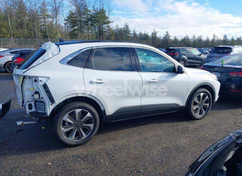 Photo 14 of 2024 Ford Escape PLATINUM (VIN 1FMCU9JA4RUB23797)