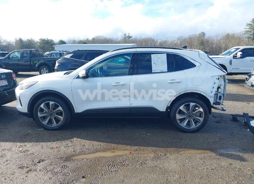 Photo 15 of 2024 Ford Escape PLATINUM (VIN 1FMCU9JA4RUB23797)