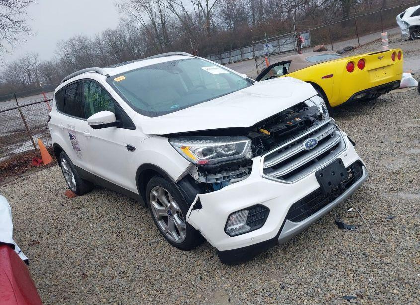 2017 Ford Escape TITANIUM (VIN 1FMCU9JD1HUD07944) main photo