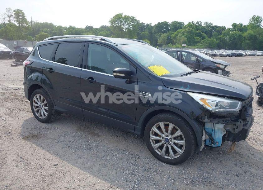 2017 Ford Escape TITANIUM (VIN 1FMCU9JD3HUC82237) main photo