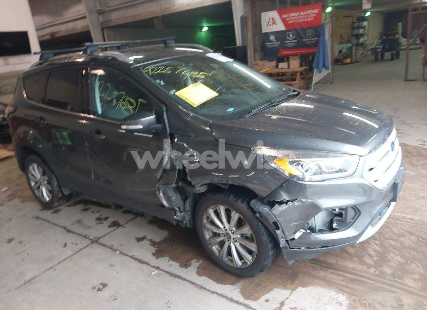 2017 Ford Escape TITANIUM (VIN 1FMCU9JD3HUE87055) main photo