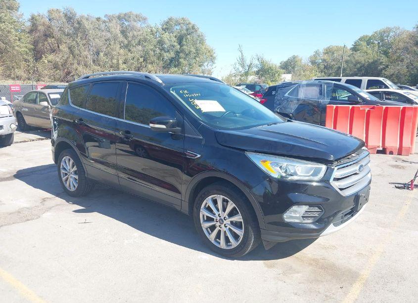 2017 Ford Escape TITANIUM (VIN 1FMCU9JD5HUB55733) main photo