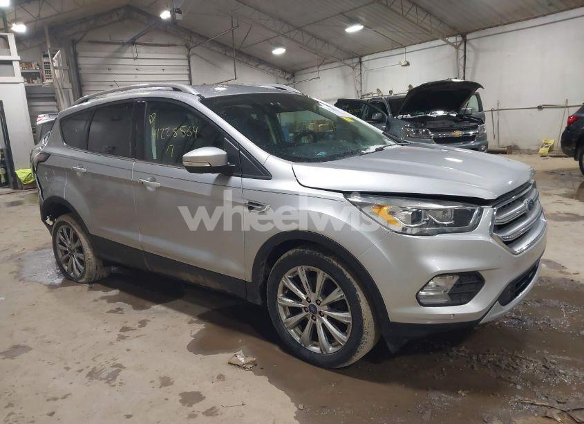 2017 Ford Escape TITANIUM (VIN 1FMCU9JD6HUA12371) main photo