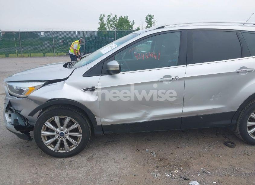 Photo 6 of 2017 Ford Escape TITANIUM (VIN 1FMCU9JD7HUB87034)