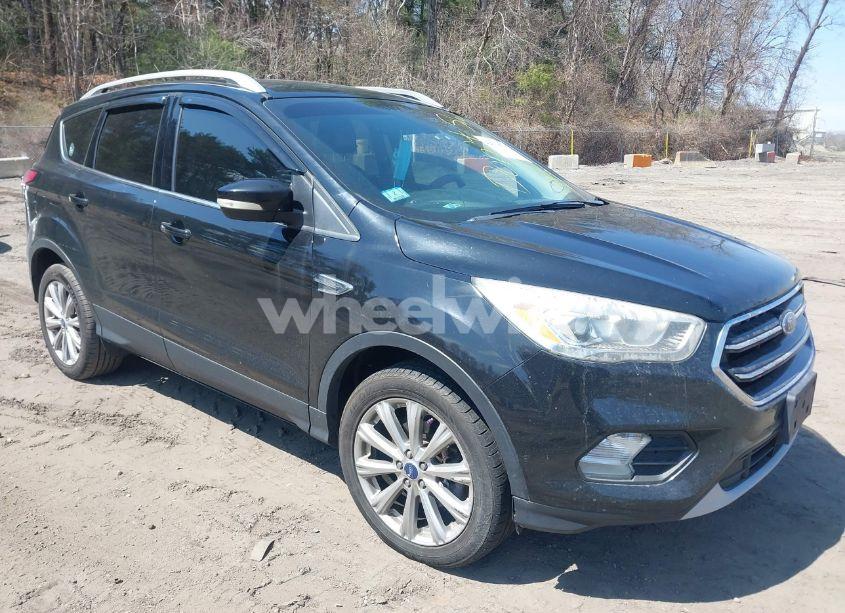 2017 Ford Escape TITANIUM (VIN 1FMCU9JD8HUC85523) main photo
