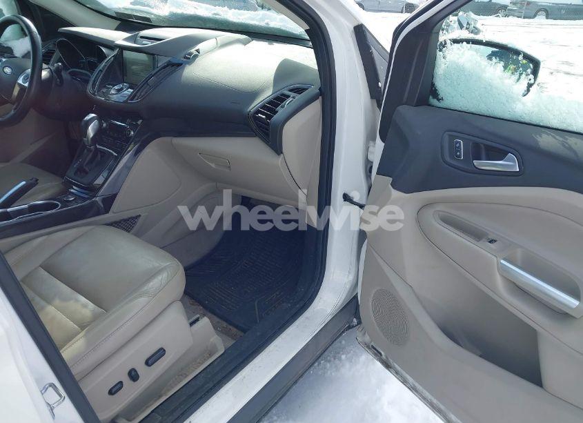 Photo 5 of 2016 Ford Escape TITANIUM (VIN 1FMCU9JX5GUB79006)