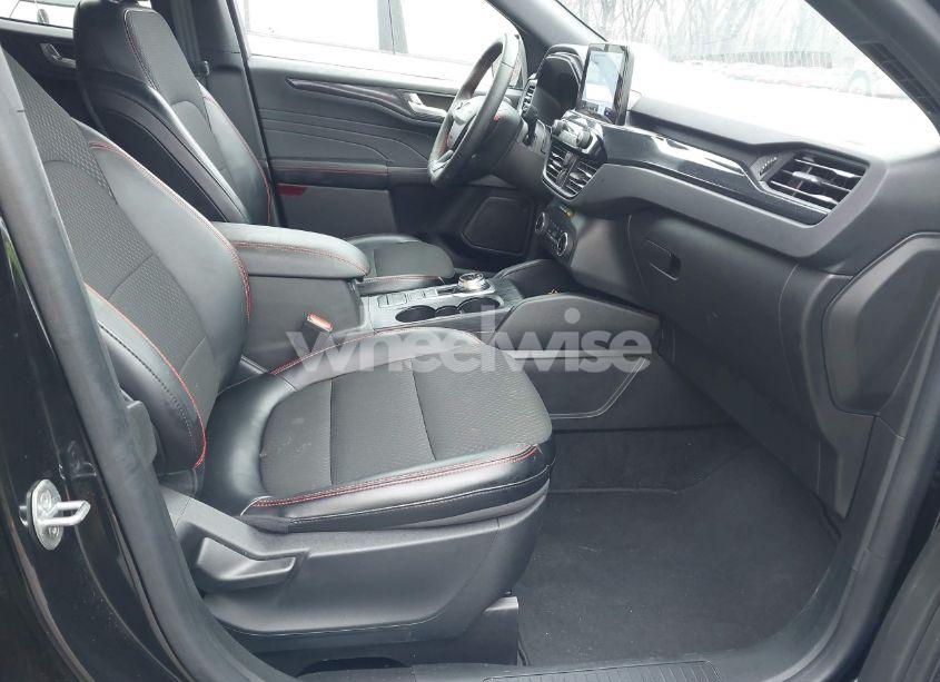 Photo 5 of 2024 Ford Escape ST-LINE (VIN 1FMCU9MN0RUA23453)