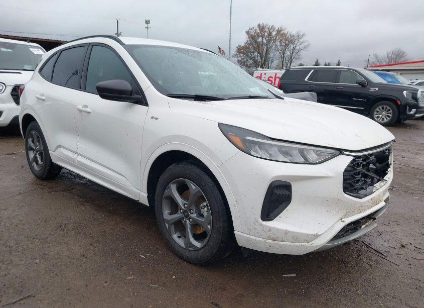 2024 Ford Escape ST-LINE (VIN 1FMCU9MN1RUA05687) main photo