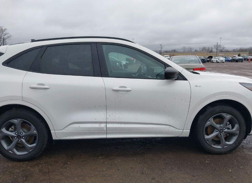 Photo 14 of 2024 Ford Escape ST-LINE (VIN 1FMCU9MN1RUA05687)