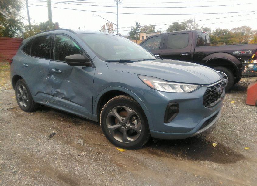 2023 Ford Escape ST-LINE (VIN 1FMCU9MN2PUB30422) main photo