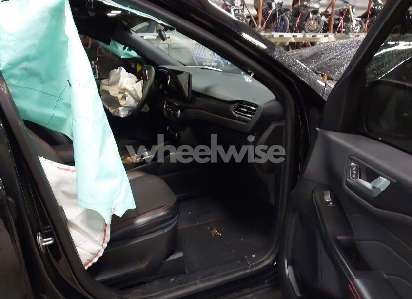 Photo 5 of 2023 Ford Escape ST-LINE (VIN 1FMCU9MN2PUB35006)