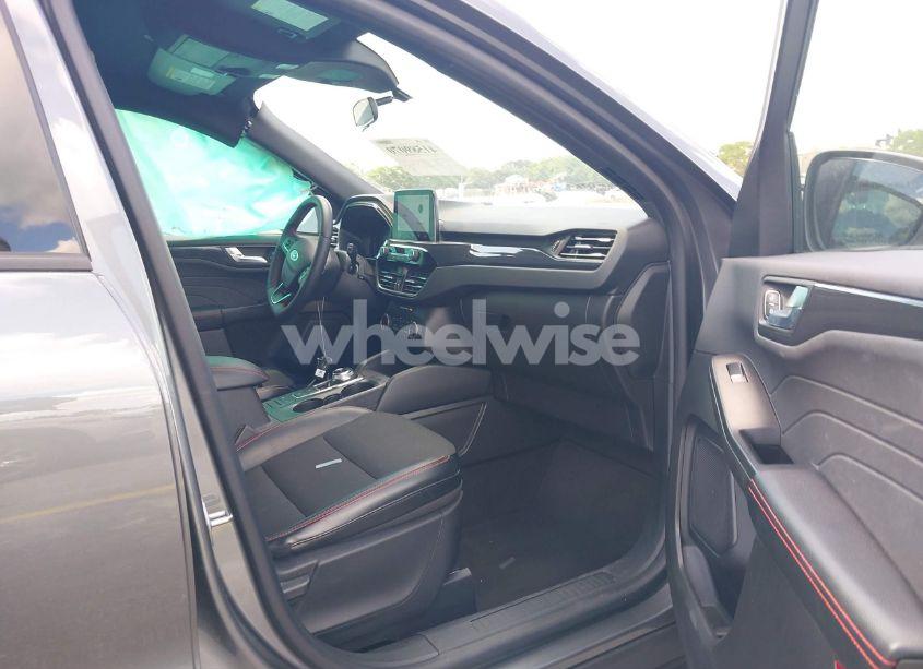 Photo 5 of 2024 Ford Escape ST-LINE (VIN 1FMCU9MN2RUA24751)