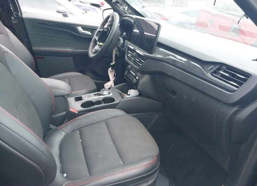 Photo 5 of 2023 Ford Escape ST-LINE (VIN 1FMCU9MN3PUB35421)