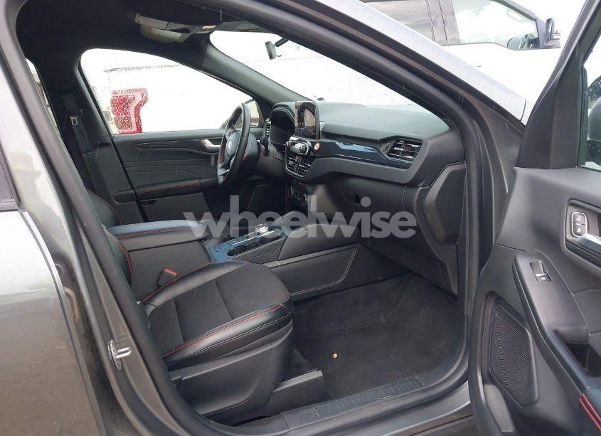 Photo 5 of 2024 Ford Escape ST-LINE (VIN 1FMCU9MN3RUA25908)