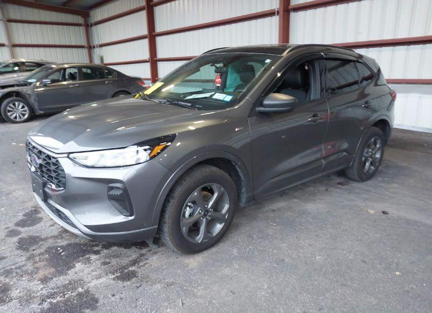 Photo 2 of 2023 Ford Escape ST-LINE (VIN 1FMCU9MN4PUB45763)