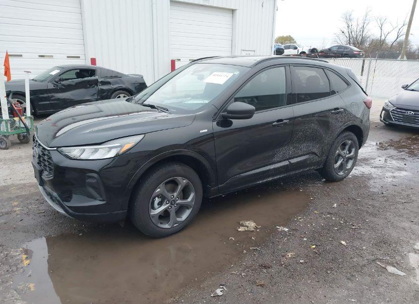 Photo 2 of 2024 Ford Escape ST-LINE (VIN 1FMCU9MN4RUB60654)