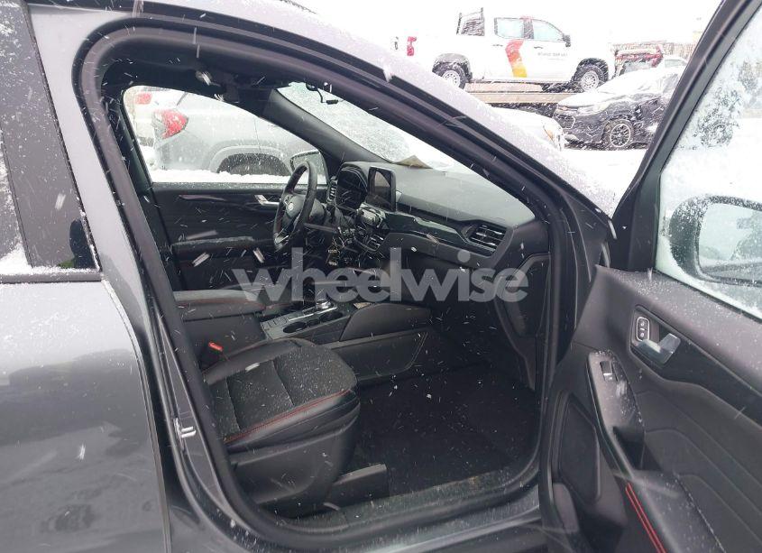 Photo 5 of 2024 Ford Escape ST-LINE (VIN 1FMCU9MN5RUA12545)