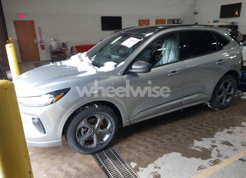 Photo 2 of 2023 Ford Escape ST-LINE (VIN 1FMCU9MN6PUB44890)