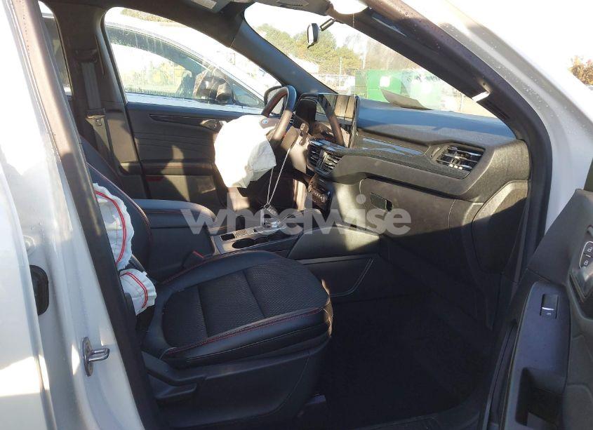 Photo 5 of 2024 Ford Escape ST-LINE (VIN 1FMCU9MN6RUA10299)