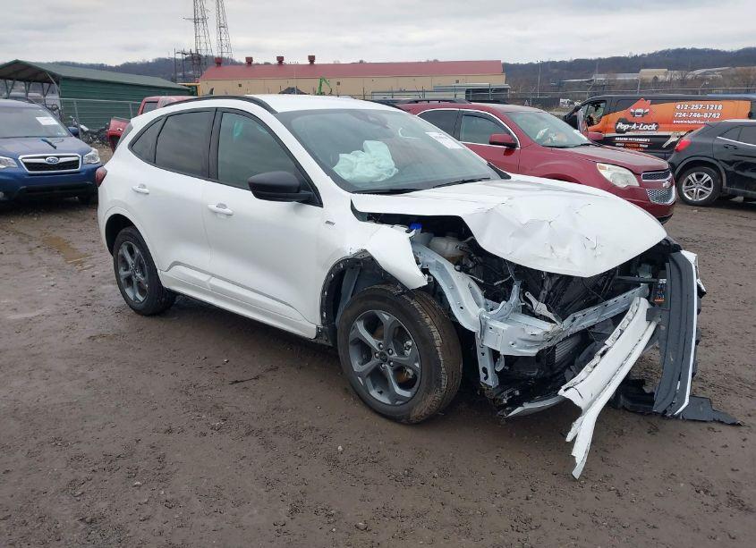 2024 Ford Escape ST-LINE (VIN 1FMCU9MN6RUA40113) main photo