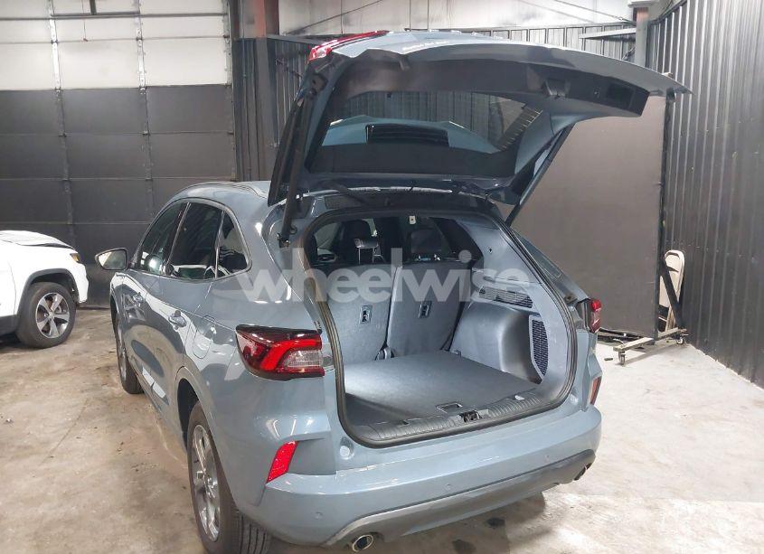 Photo 3 of 2024 Ford Escape ST-LINE (VIN 1FMCU9MN7RUA41397)