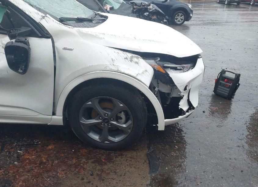 Photo 12 of 2024 Ford Escape ST-LINE (VIN 1FMCU9MN7RUB27261)