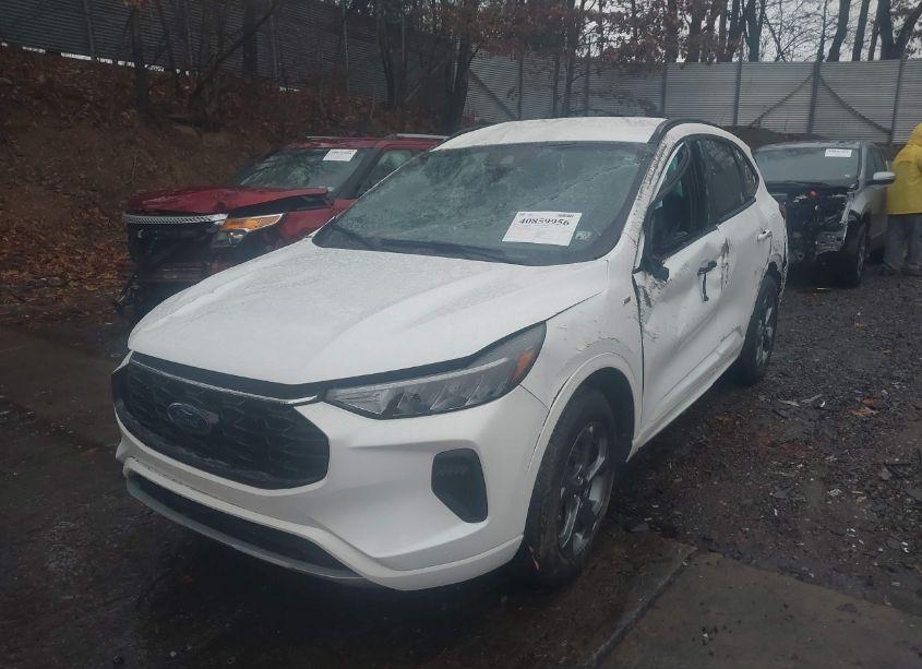 Photo 2 of 2024 Ford Escape ST-LINE (VIN 1FMCU9MN7RUB27261)