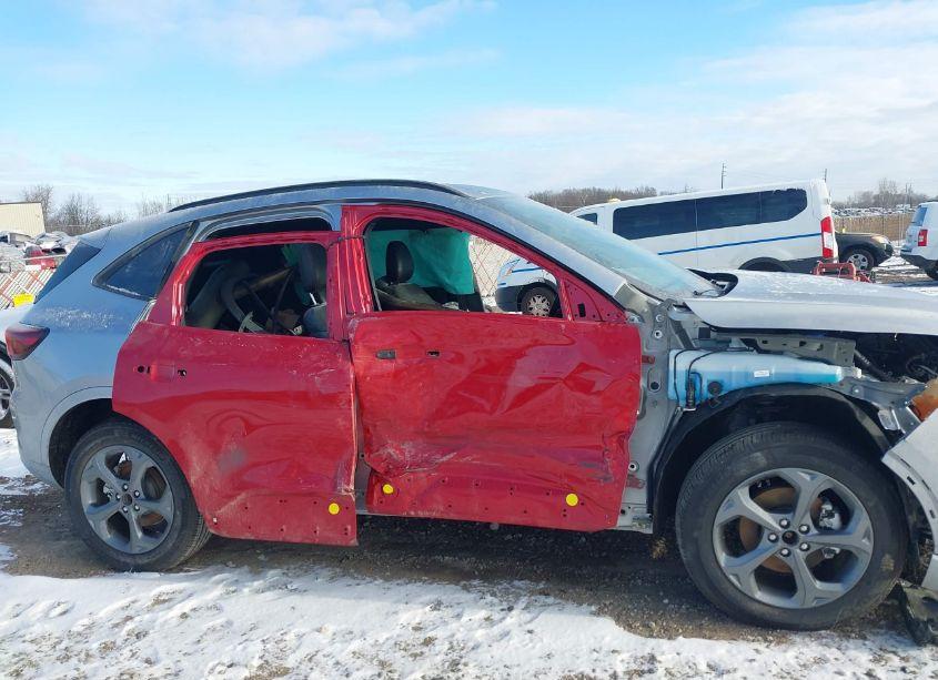 Photo 13 of 2024 Ford Escape ST-LINE (VIN 1FMCU9MN8RUA24687)