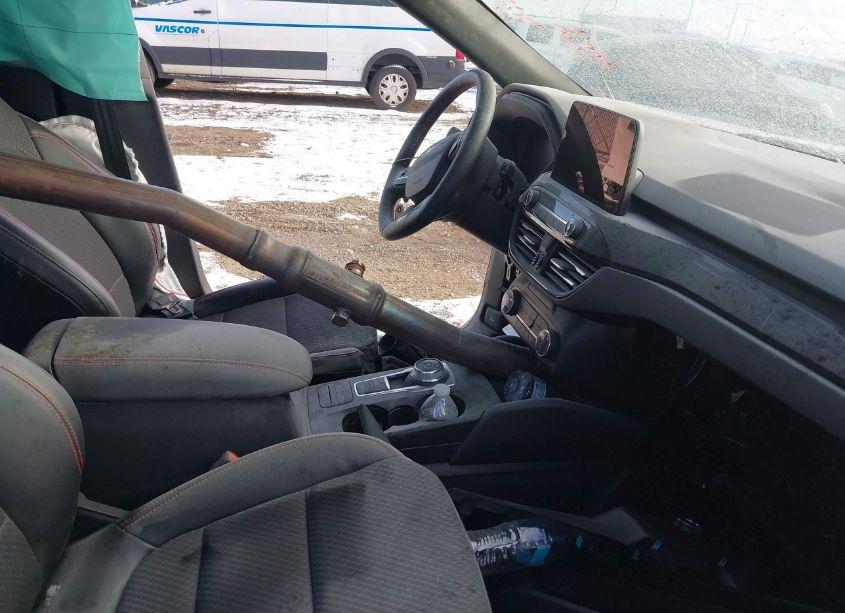 Photo 5 of 2024 Ford Escape ST-LINE (VIN 1FMCU9MN8RUA24687)