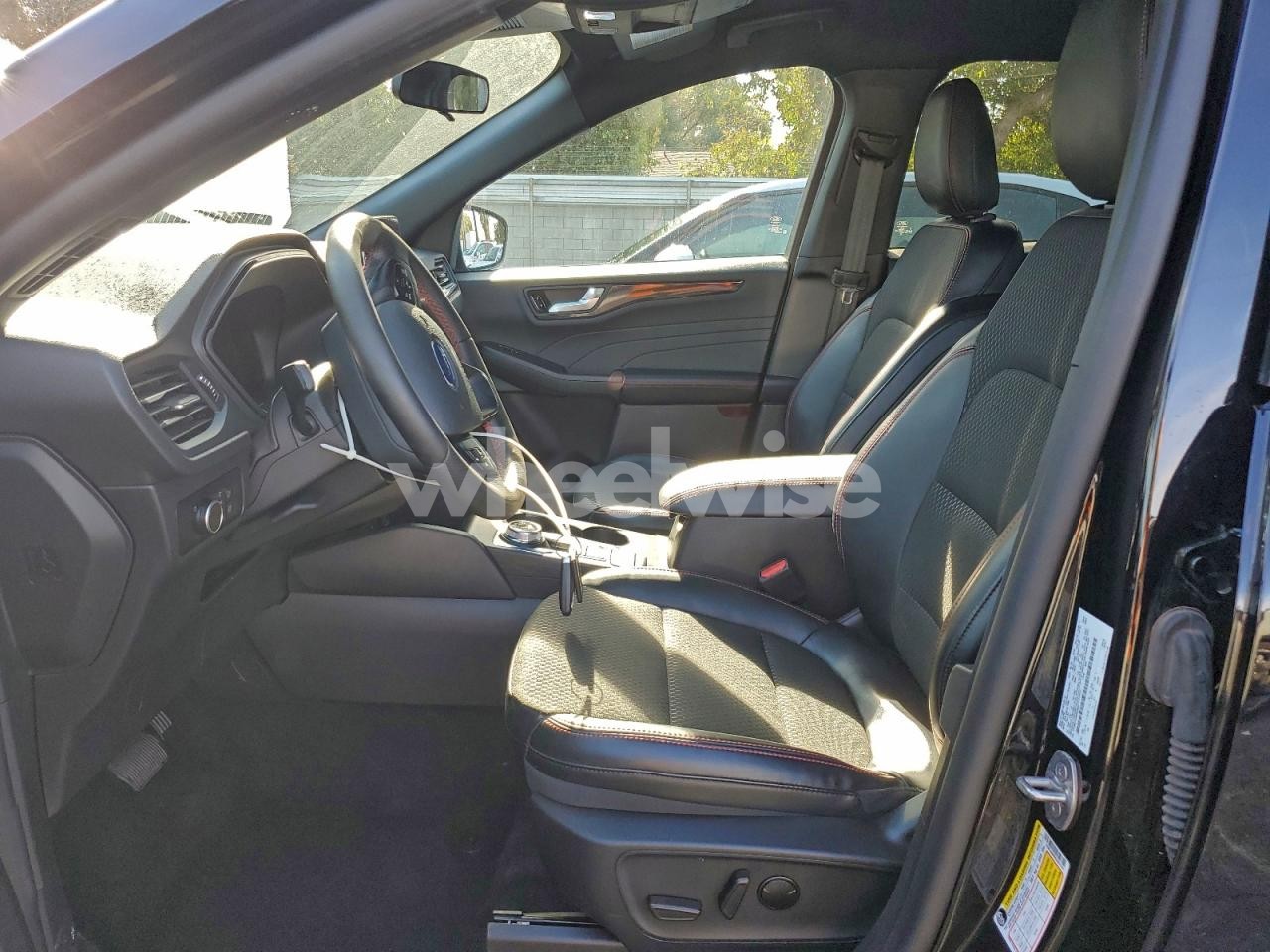 Photo 7 of 2025 FORD ESCAPE ST LINE (VIN 1FMCU9MN9SUB37537)