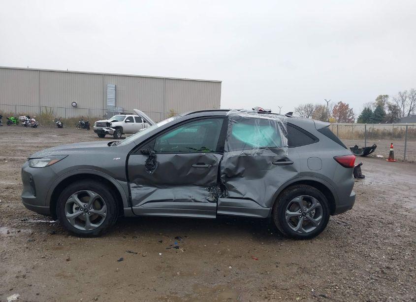 Photo 14 of 2024 Ford Escape ST-LINE (VIN 1FMCU9MNXRUA57304)
